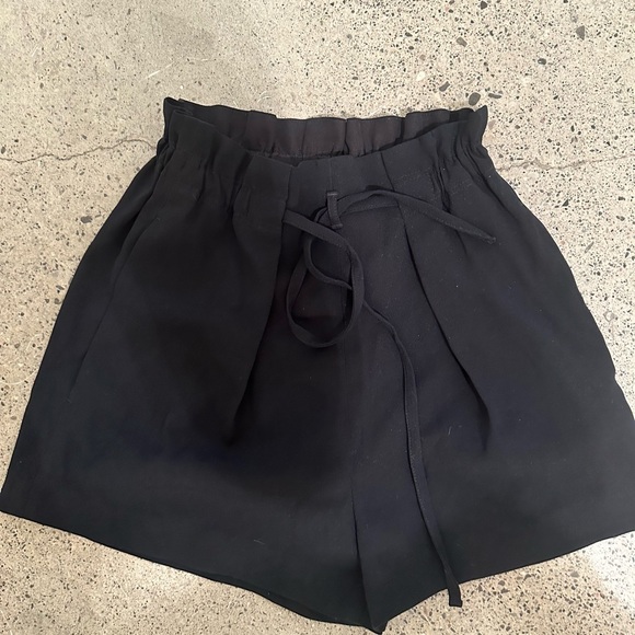 Babaton Aritzia Dress Shorts Black - Picture 1 of 3